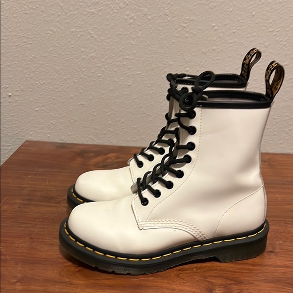 Dr. Marten Docs White‎ Lace Up Boots Women's Size 6 - Picture 1 of 7